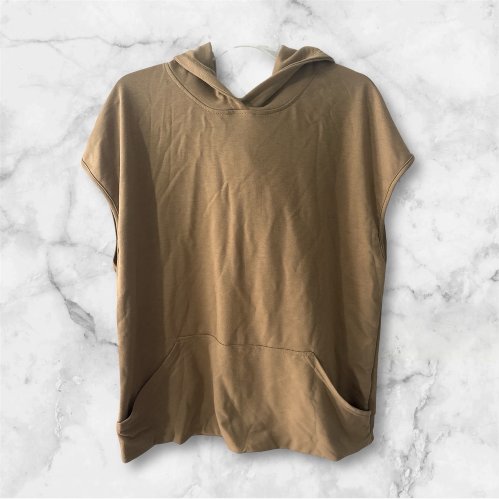 Casual Men’s Tan Sleeveless Hoodie Top NWOT- Size XL